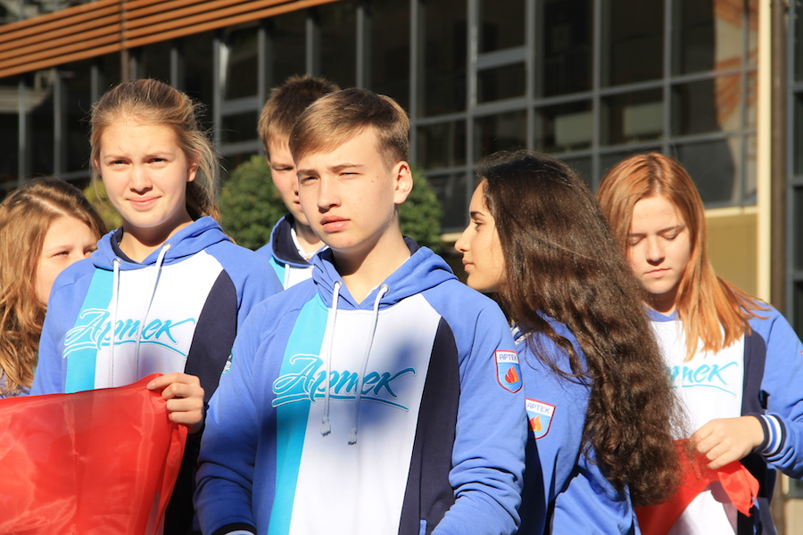 В «Артек» приезжают победители и призеры олимпиад, конкурсов, первенств и чемпионатов