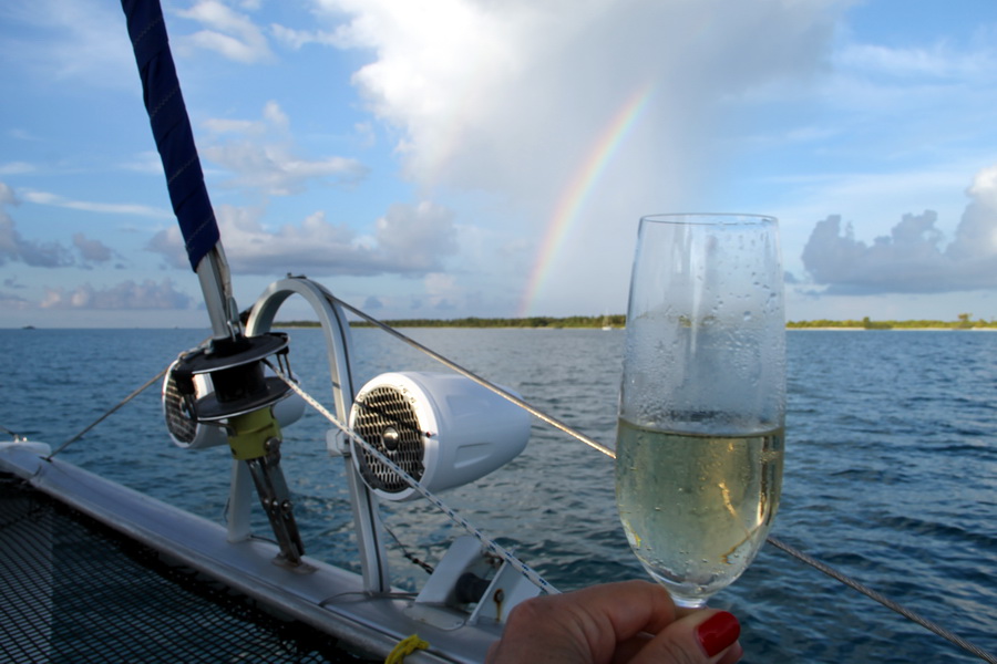 ... увидеть закат с борта великолепной яхты