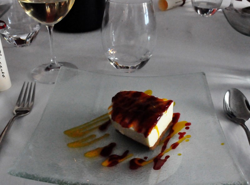 Ой, а ведь еще и десерт, фото К.Исааков