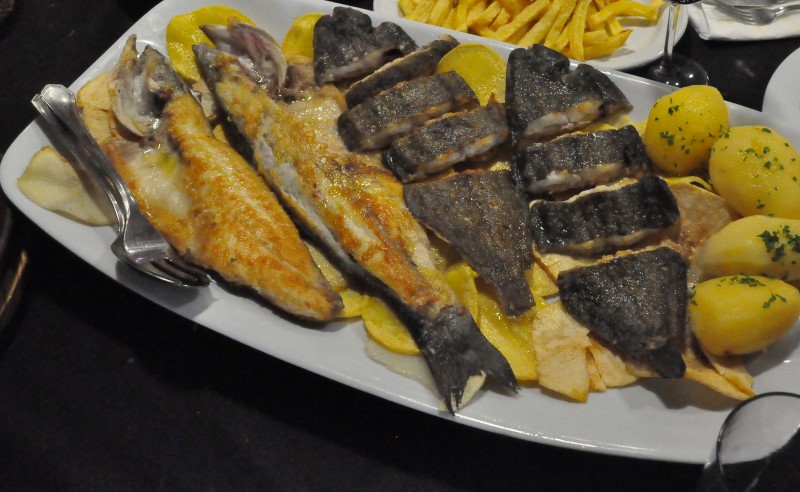 Румяная нежнейшая рыба еще несколько часов назад плескаась в атлантических водах, фото К.Исааков