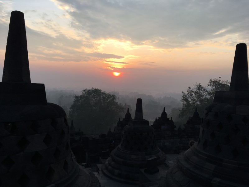 Рассвет – лучшее время для посещения Борободура, © А.Полянская