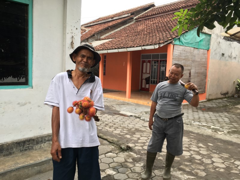 ... и с соседями., © А.Полянская