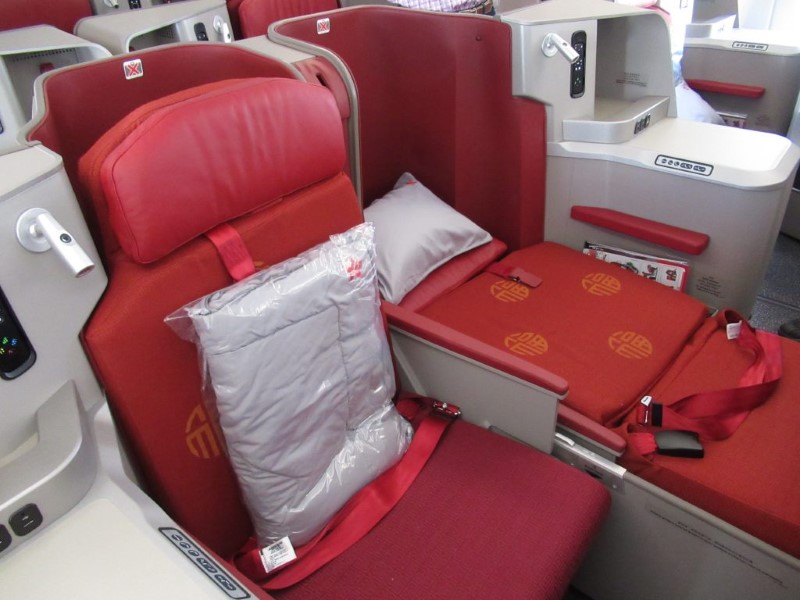 Кресло раскладывается в удобное спальное место