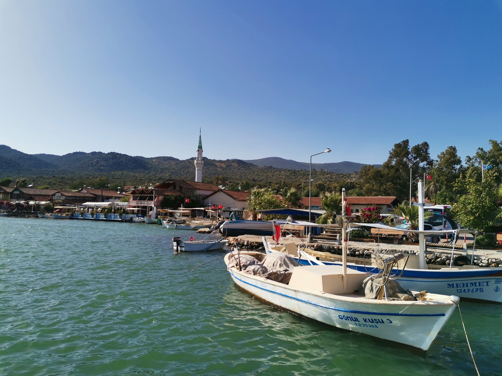 На материке имеются туристические компании, предлагающие пешие и морские прогулки, © Алексеев Олег