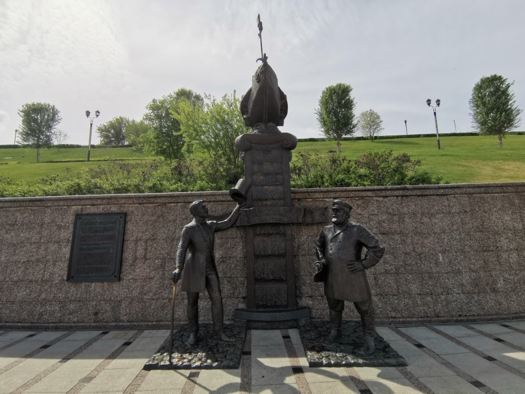 Скульптурная композиция «Первому судостроительному заводу в Сибири», © О.Алексеев