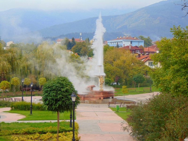 В Сапарева Баня находится природный гейзер с самой горячей водой в Европе
