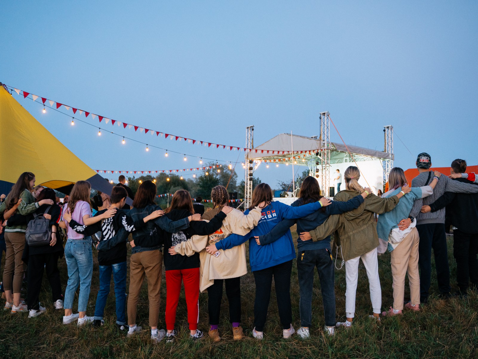 Фестиваль авторской песни и семейного отдыха «Макушка лета»