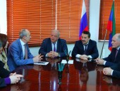 Коллективу Министерства по туризму и народным художественным промыслам РД представлен руководитель вновь созданного ведомства